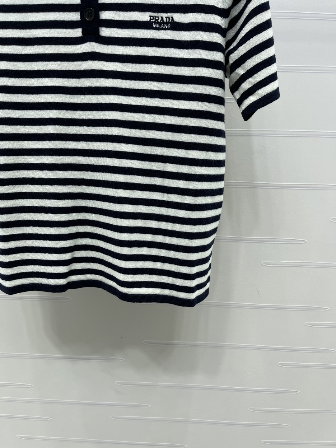 Women's short sleeves
